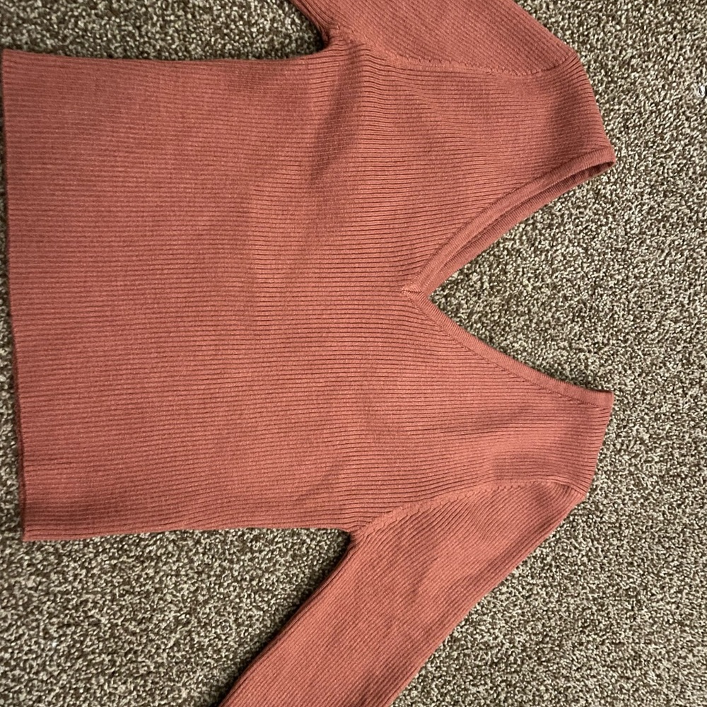 Tops - Picture 10 of 16